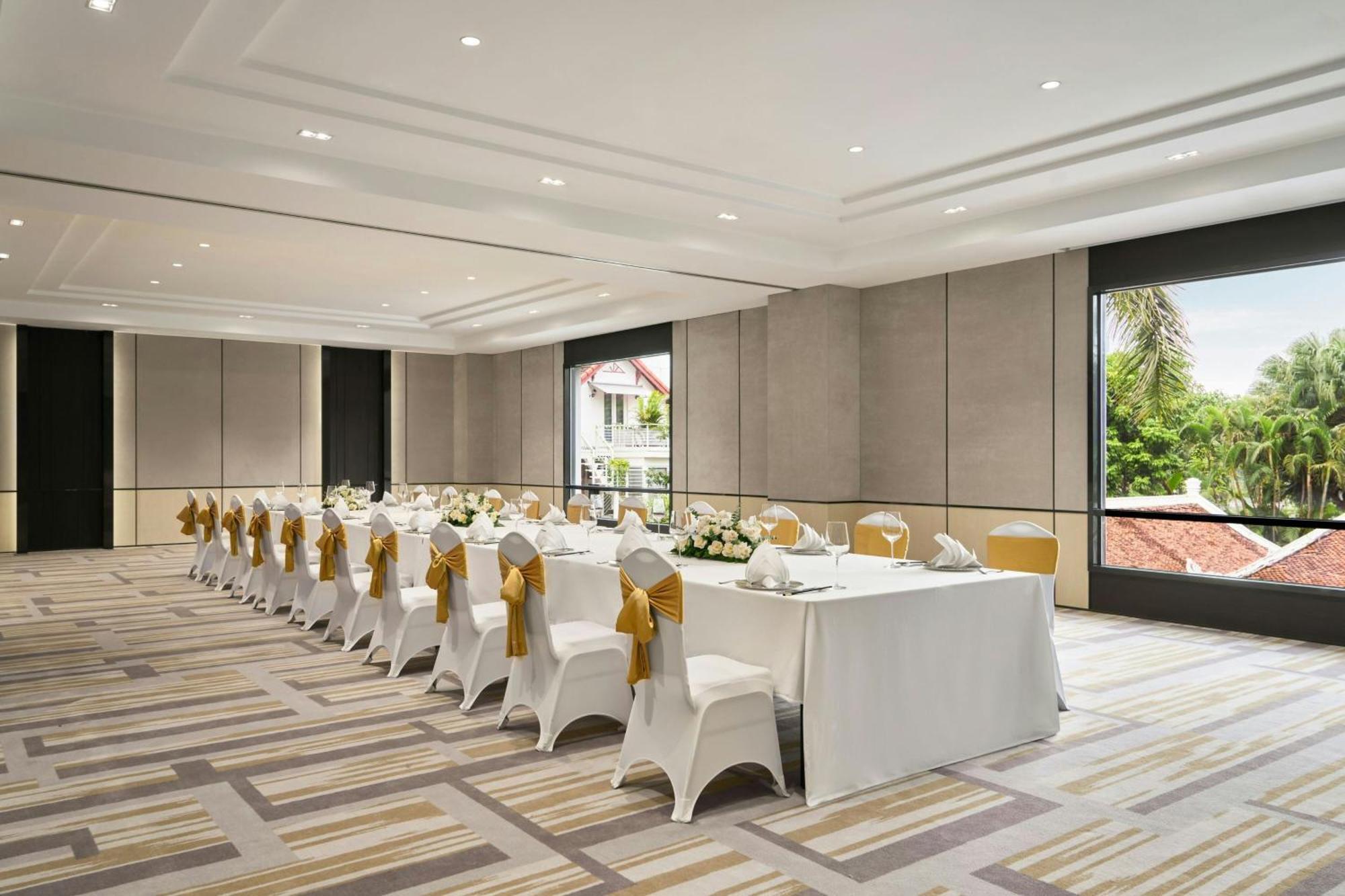 Sheraton Hanoi Hotel Екстериор снимка